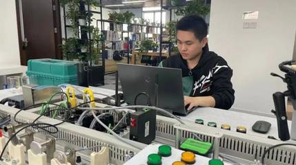 連摘三金！長寧代表隊在上海市第一屆職業技能大賽網絡技術開發項目中表現搶眼